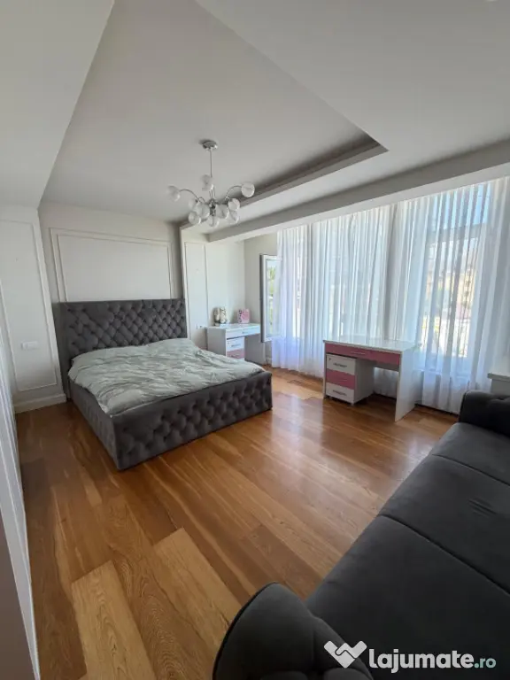Apartament de lux, 200 mp, etaj intermediar, Radauti