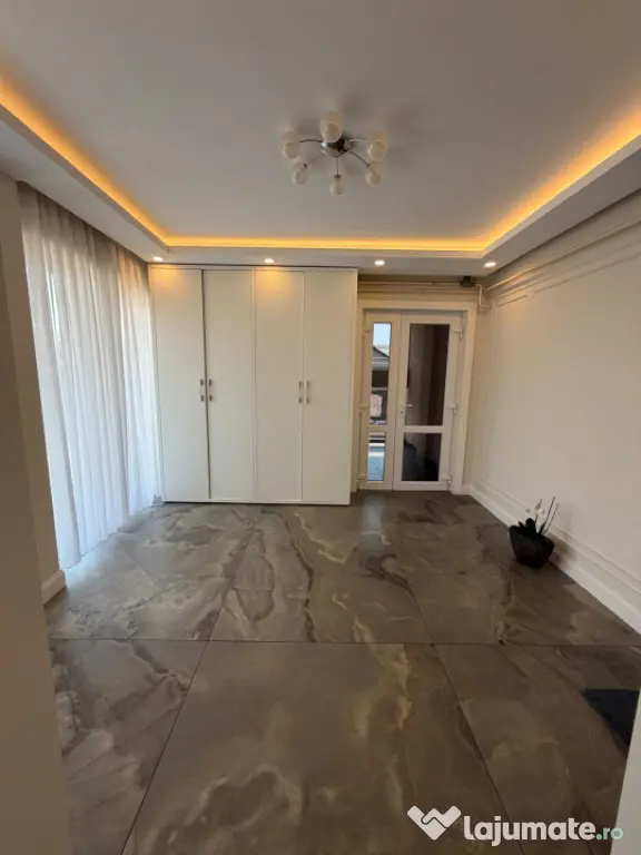 Apartament de lux, 200 mp, etaj intermediar, Radauti