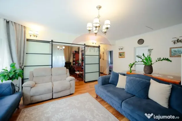 Casă cu 4 camere de vânzare, Sântandrei