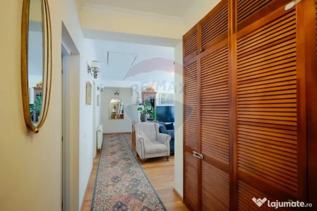 Casă cu 4 camere de vânzare, Sântandrei