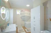 Casă cu 4 camere de vânzare, Sântandrei