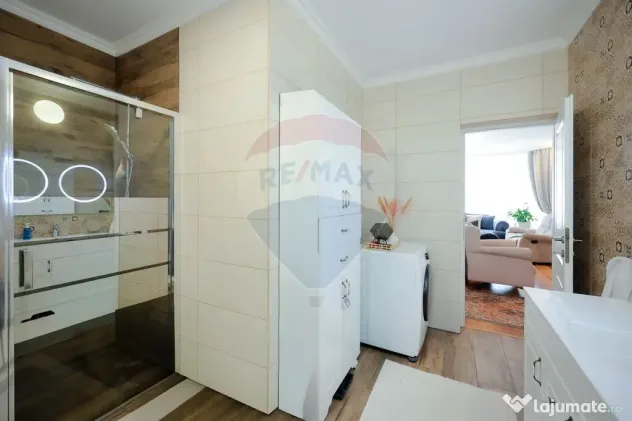 Casă cu 4 camere de vânzare, Sântandrei