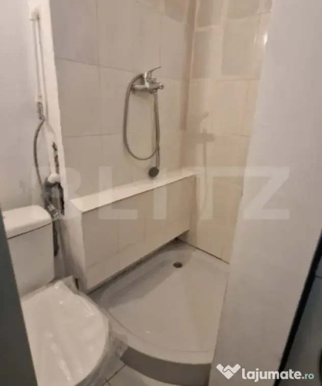Camera de camin , zona Tractorul cu baie