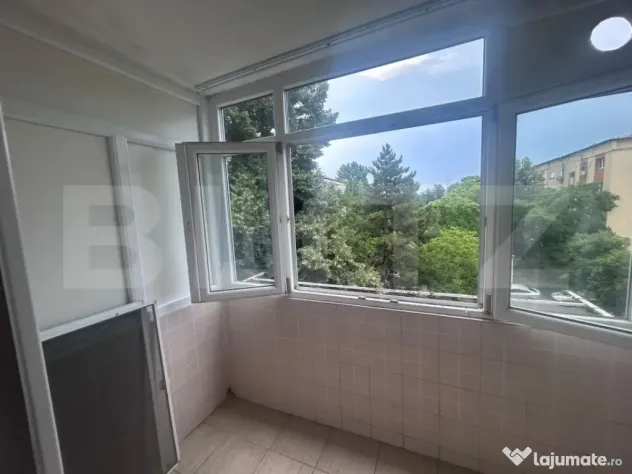 Apartament 2 camere decomandate, 49 mp, etaj 3, zona Cornito