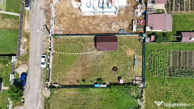 Teren intravilan 609 mp | Împrejmuit | Branșat la utili...