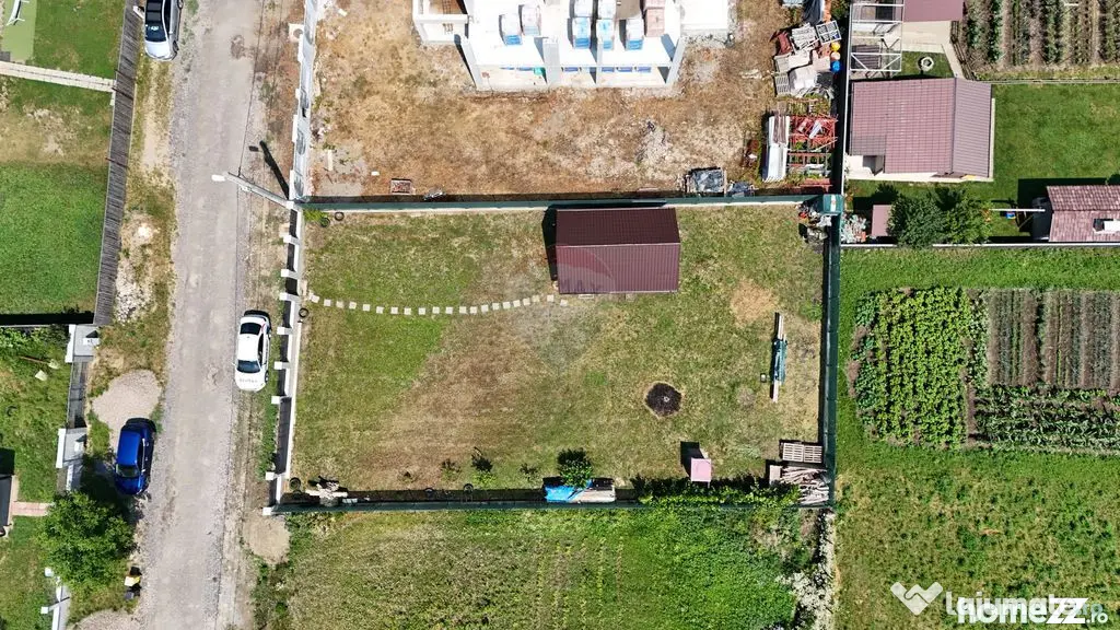 Teren intravilan 609 mp | Împrejmuit | Branșat la utili...