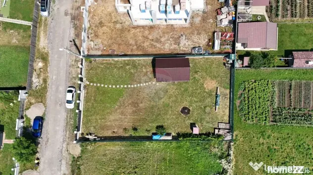 Teren intravilan 609 mp | Împrejmuit | Branșat la utili...