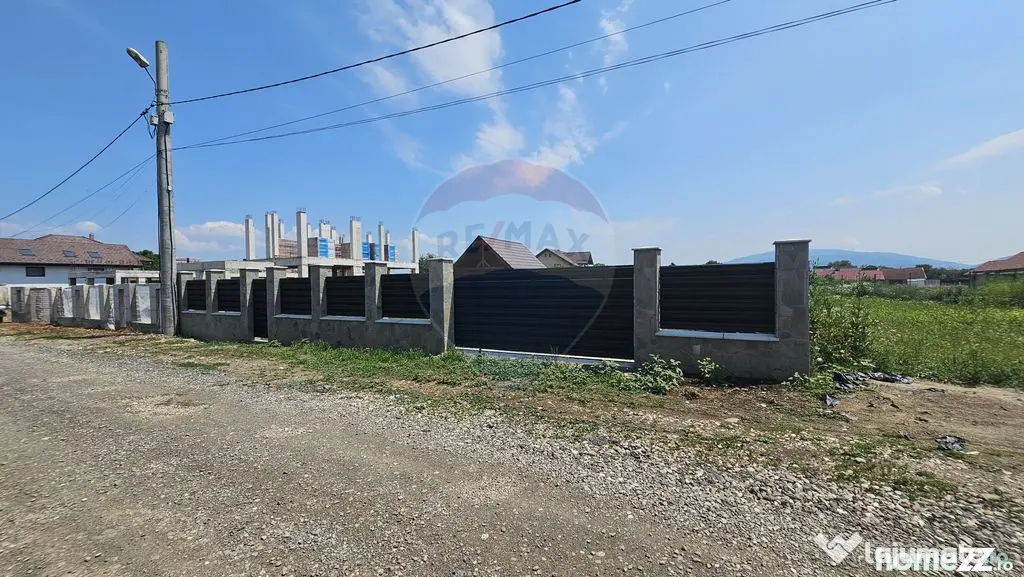 Teren intravilan 609 mp | Împrejmuit | Branșat la utili...