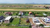 Teren intravilan 609 mp | Împrejmuit | Branșat la utili...