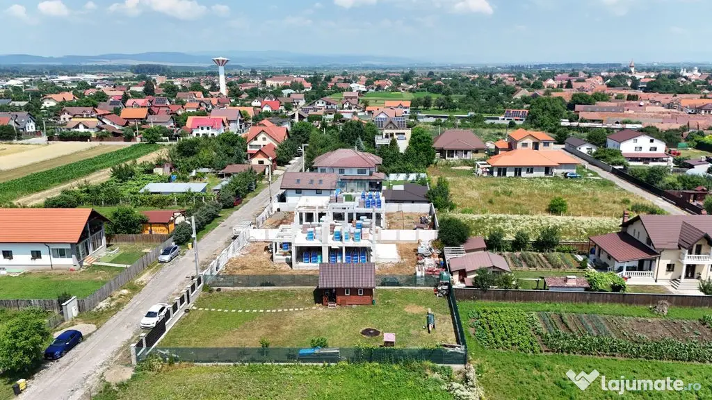 Teren intravilan 609 mp | Împrejmuit | Branșat la utili...