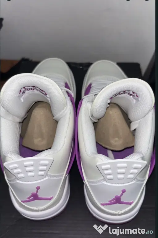 Jordan 4 Hyper Violet