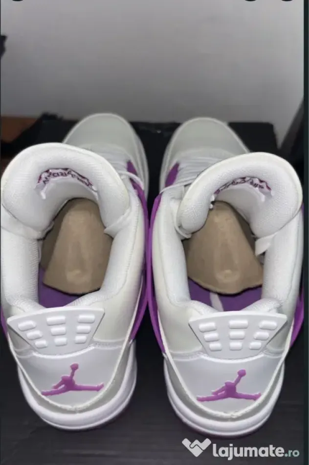 Jordan 4 Hyper Violet