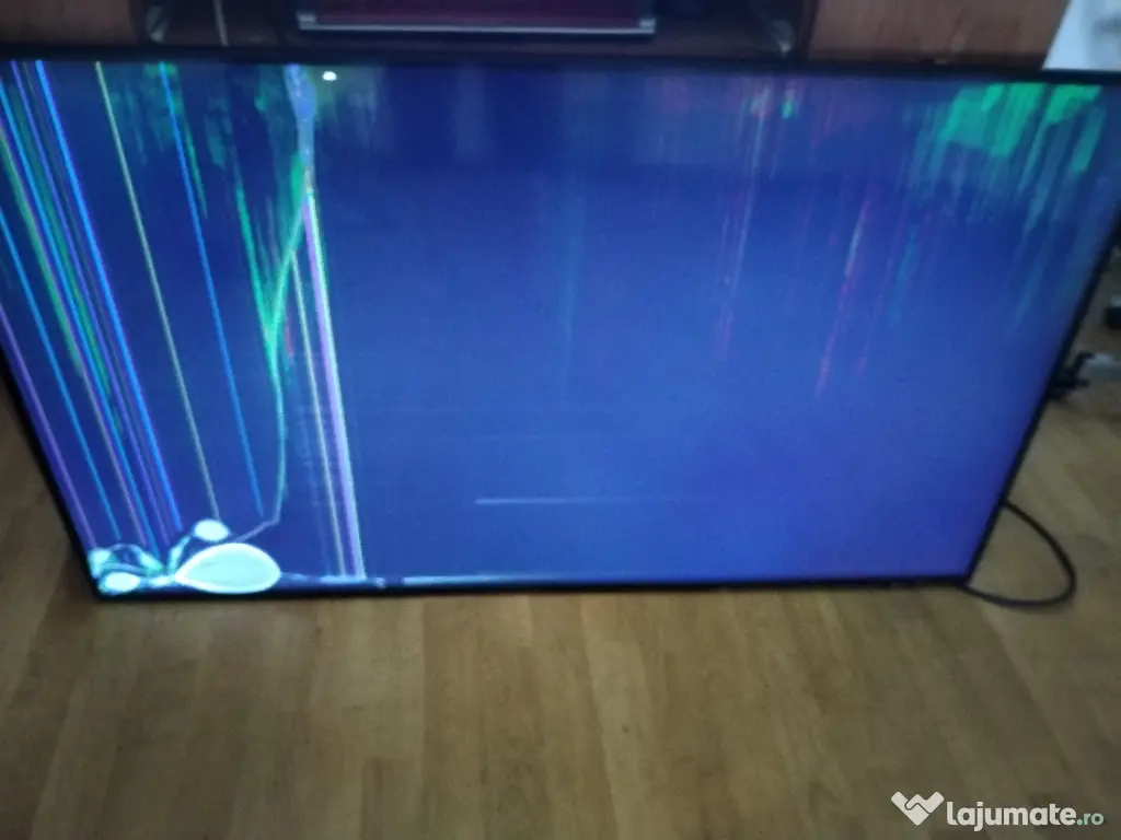 dezmembrez Samsung UE50AU8072