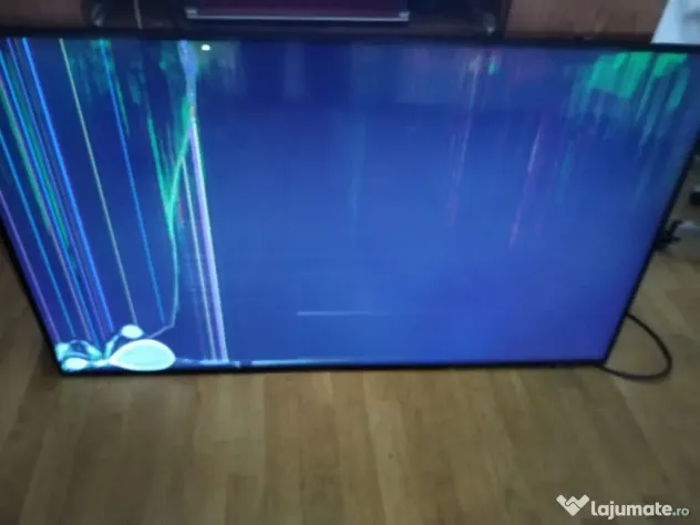 dezmembrez Samsung UE50AU8072