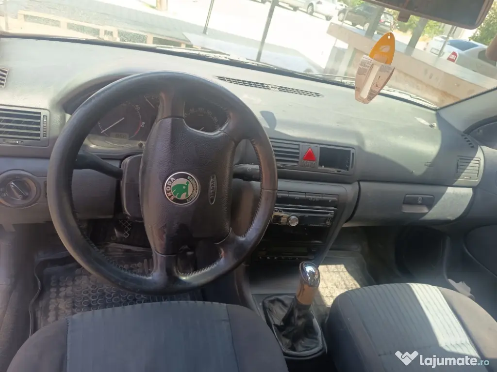 Vând Skoda