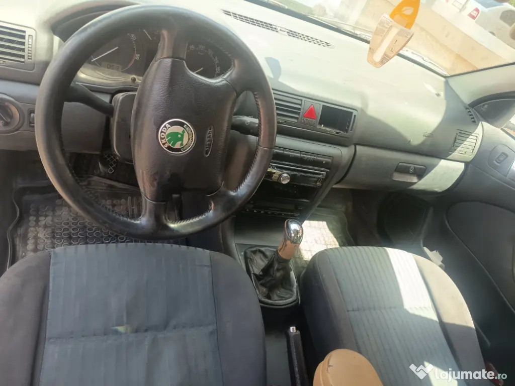 Vând Skoda