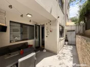 Apartament 4 camere pe 2 niveluri, curte, loc de parcare, Ul