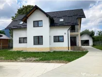 Casă/Afacere la cheie 146 mp, 1349 mp teren, Campulung Mold