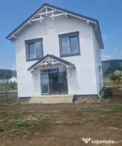 Casa 4 camere Harman teren 580m , zona f buna P+1 cu finisaj 