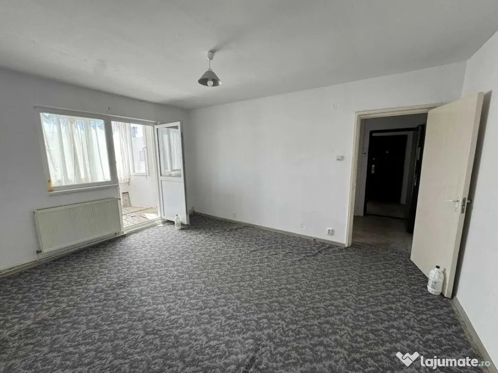 Apartament 4 camere Centrul Civic-CEC Bank,139000 Euro