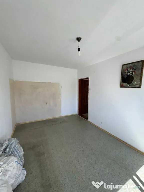 Apartament 4 camere Centrul Civic-CEC Bank,139000 Euro