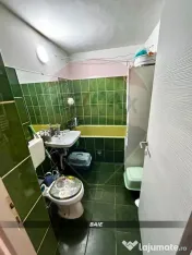 De vanzare: Apartament 2 camere mobilat si utilat, etaj 2...