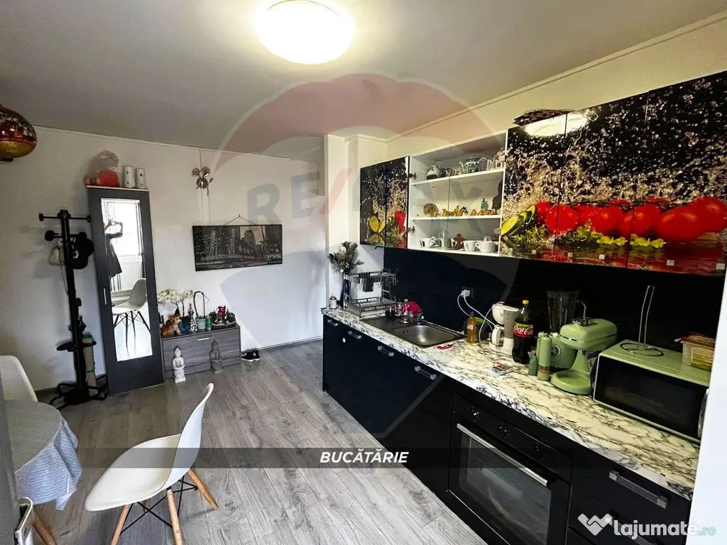 De vanzare: Apartament 2 camere mobilat si utilat, etaj 2...