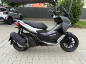 Aprilia SR GT 200 (2024) – 4.400 km, Ca Nouă, Istoric Service, Bluetooth 