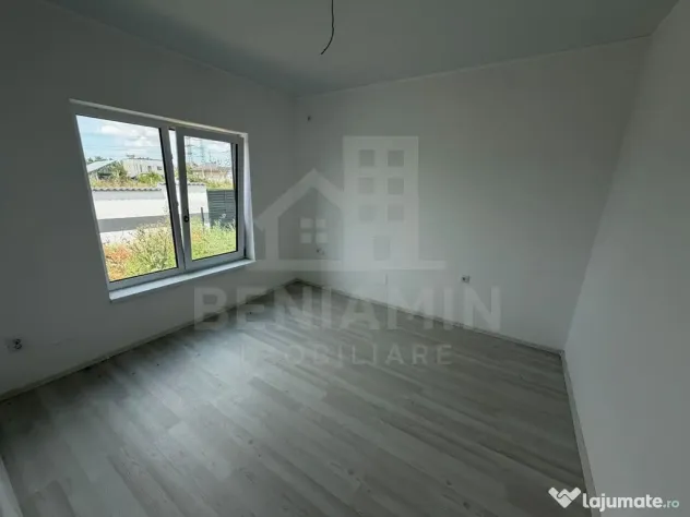 Casa-3 Dormitore-3 bai-Teren 300mp-Damila str Ficusului-L...