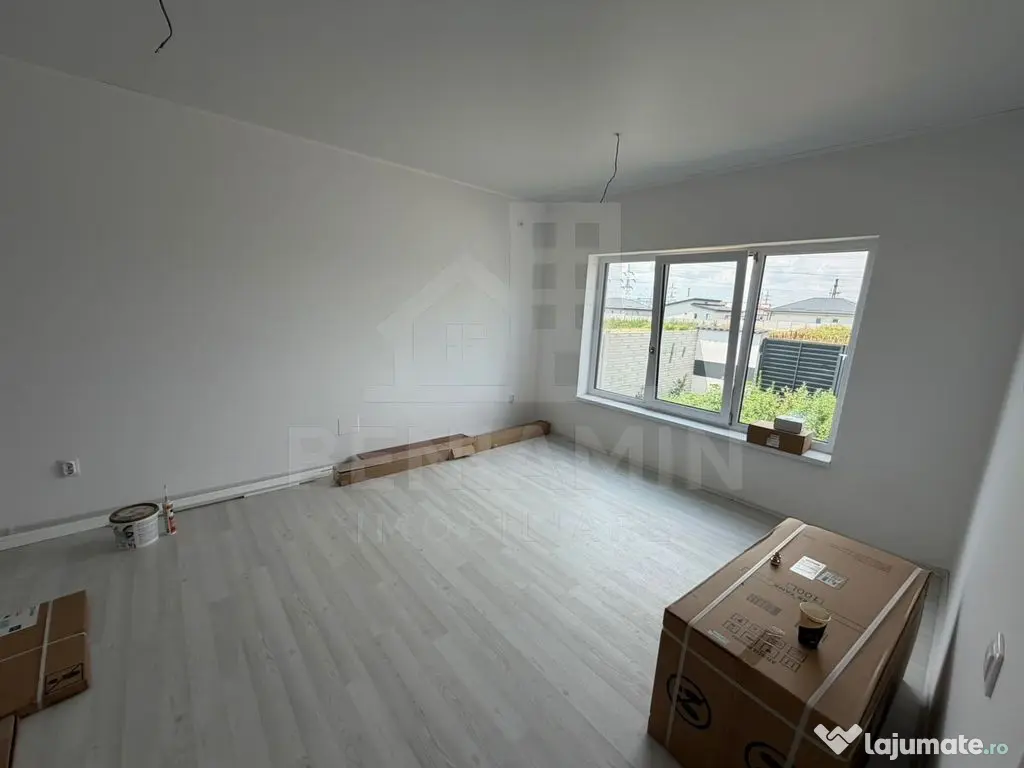 Casa-3 Dormitore-3 bai-Teren 300mp-Damila str Ficusului-L...