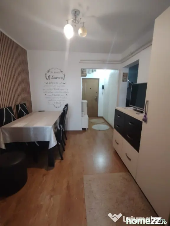 Apartament 2 camere, decomandat, Craiovița Nouă