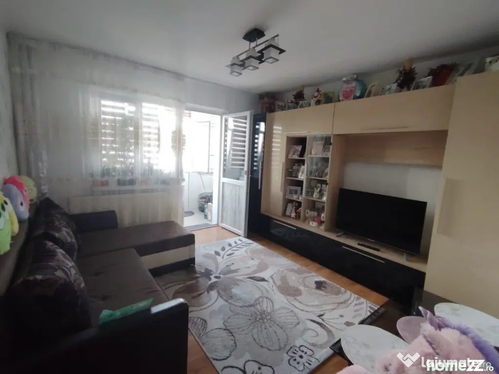 Apartament 2 camere, decomandat, Craiovița Nouă