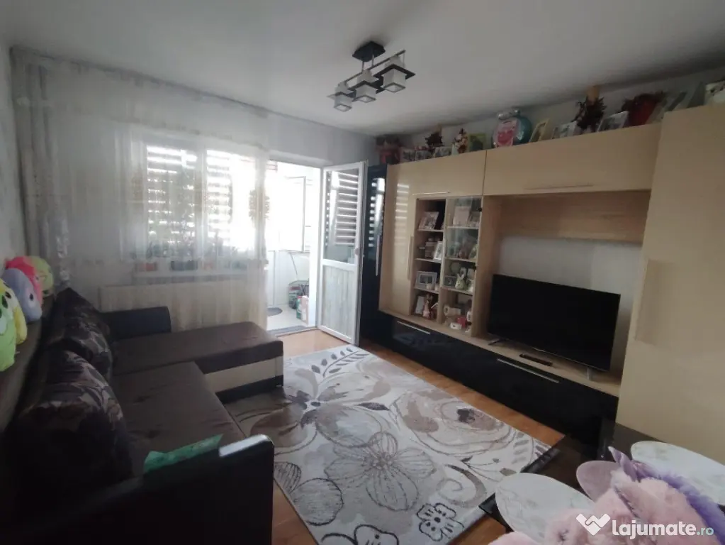 Apartament 2 camere decomandat – Craiovița Nouă