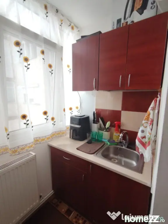 Apartament 2 camere, decomandat, Craiovița Nouă