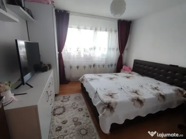 Apartament 2 camere decomandat – Craiovița Nouă