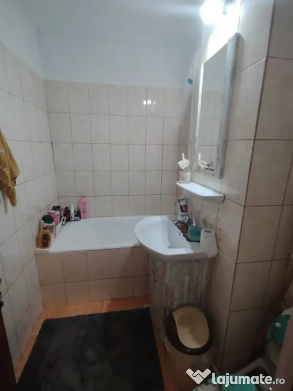 Apartament 2 camere decomandat – Craiovița Nouă