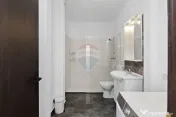 Apartament 2 camere, de închiriat în clădire privată ...