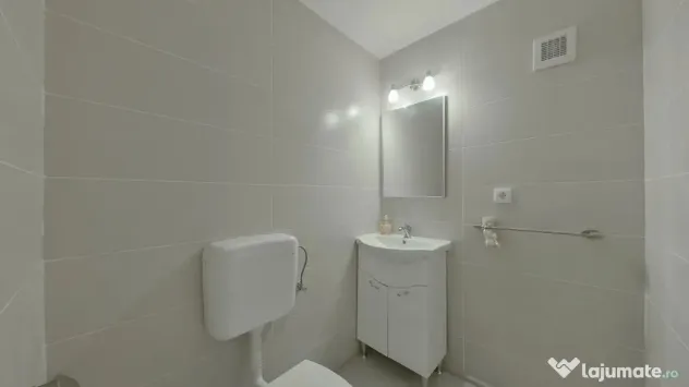 Casă generoasă cu 11 camere + spațiu comercial inclus | C
