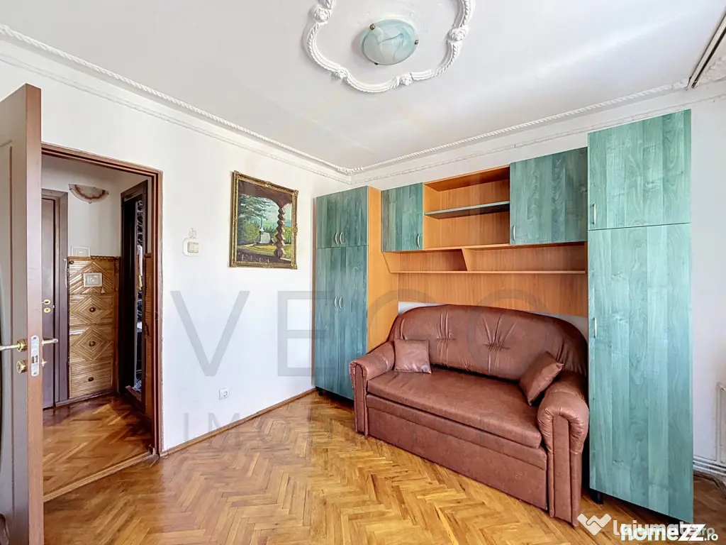 Apartament cu 2 camere, decomandat, 50 mp, parcare, zona Pod