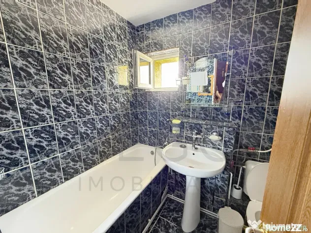 Apartament cu 2 camere, decomandat, 50 mp, parcare, zona Pod