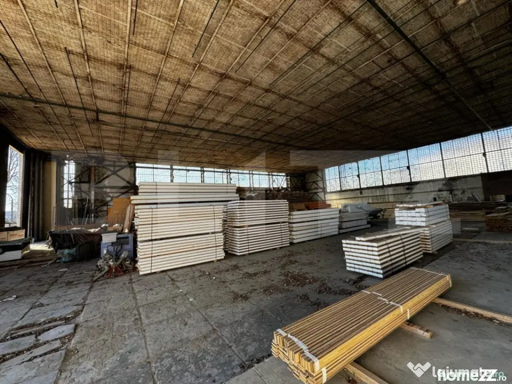 Hală pentru multiple activități, 3031 mp utili , 7000 mp