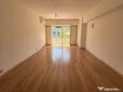 Apartament 4 camere.Stradal.Bulevardul Decebal, Piata Alba-Iulia.