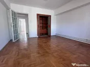 Apartament 4 camere.Stradal.Bulevardul Decebal, Piata Alba-Iulia.