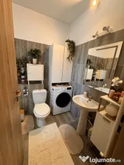 Apartament decomandat, 3 camere, 70 mp, zona George Enescu 