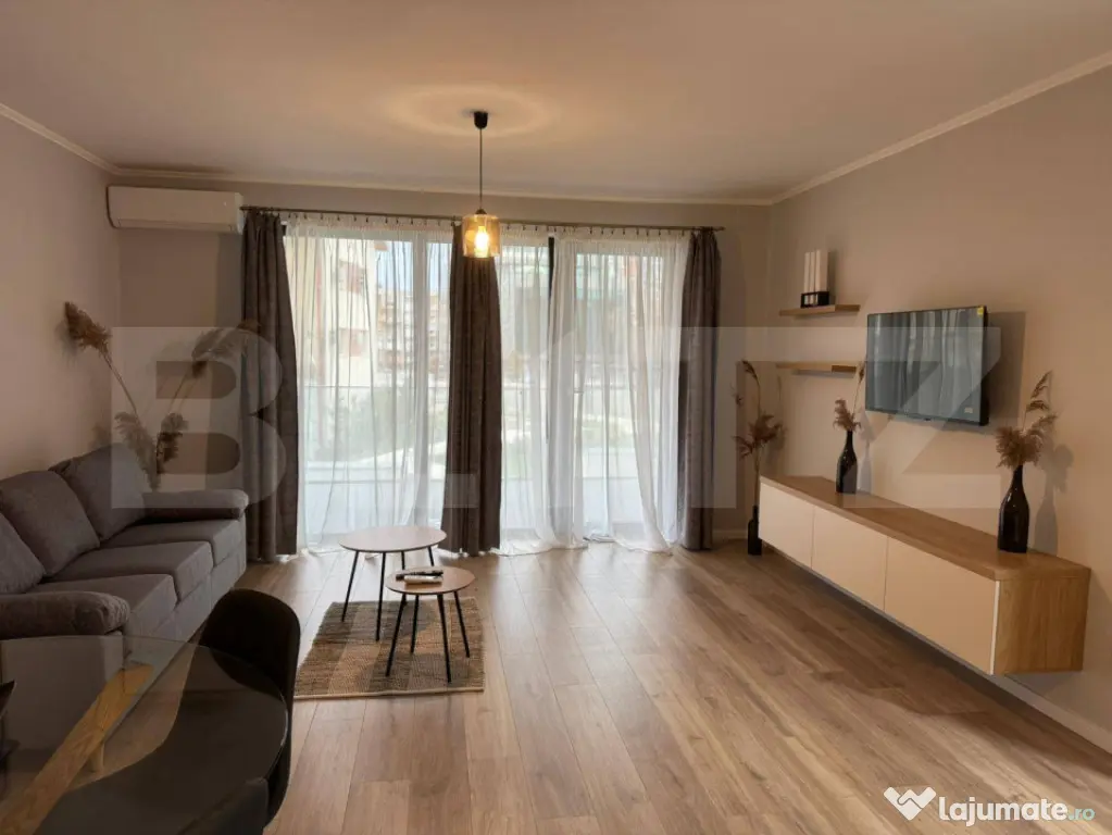Apartament 2 camere, semidecomandat, parcare subterana zona