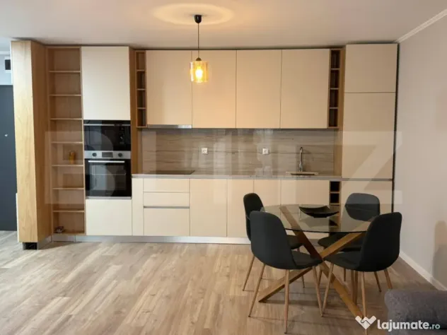 Apartament 2 camere, semidecomandat, parcare subterana zona