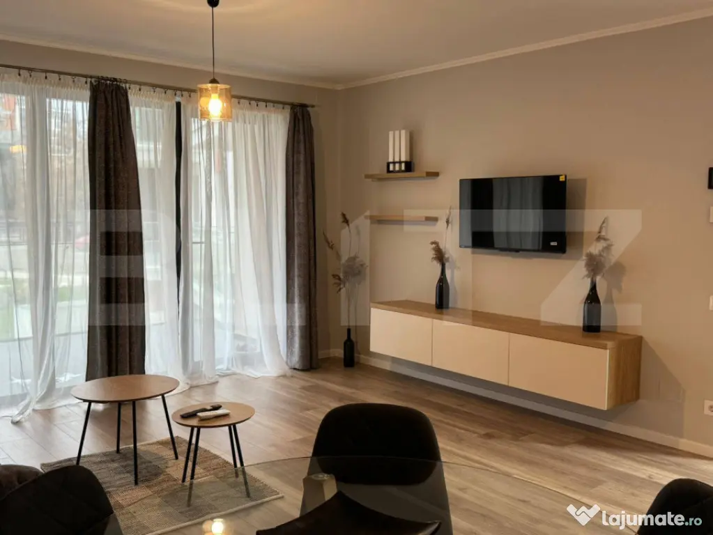 Apartament 2 camere, semidecomandat, parcare subterana zona