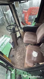 Combina agricola John Deere 2256, an 2001, AC, header 5,50 metri. IMPORT 