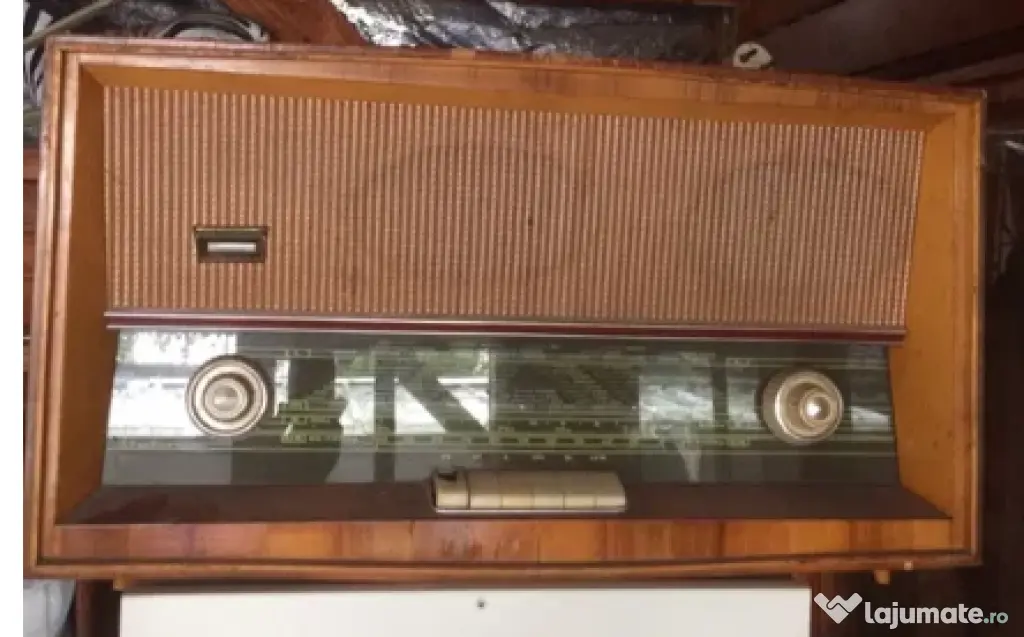 Vintage, Retro, Radio vechi, mașină de scris, aparat foto, suport masina cusut