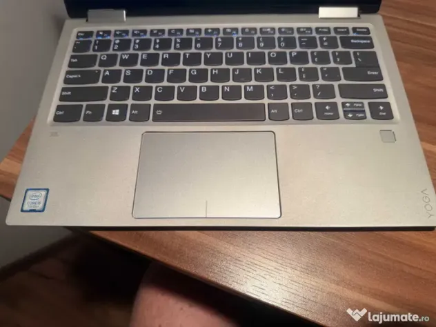 Laptop Lenovo ultraportabil